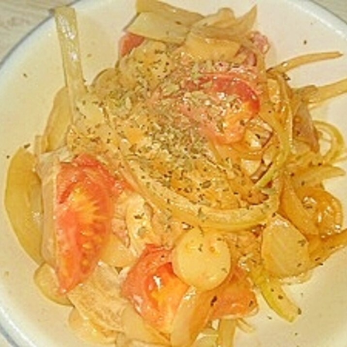 玉ねぎ・チーかま・トマトのバジルマヨ炒め
